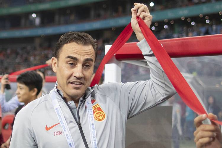 李璇：卡纳瓦罗接近执教国足传闻只是炒作，他需先通过足协面试