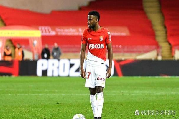 B席谈戴尔比赛最后时刻禁区内倒地:他以“跳水”闻名