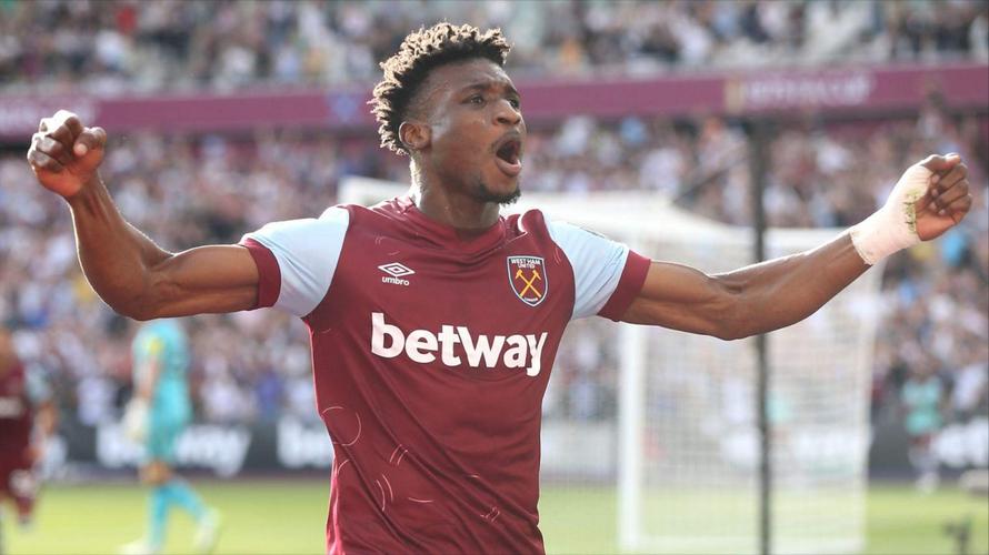 库杜斯对阵利兹联6次过人全部成功，是2024年安东尼之后英超首人