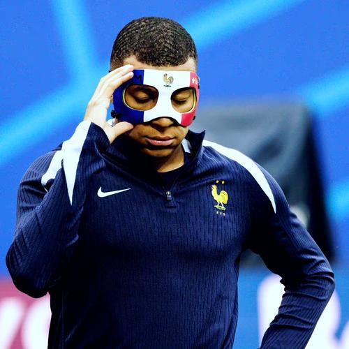 姆巴佩母亲：我对过度曝光感到不适，如今很少有时间和我儿在一起