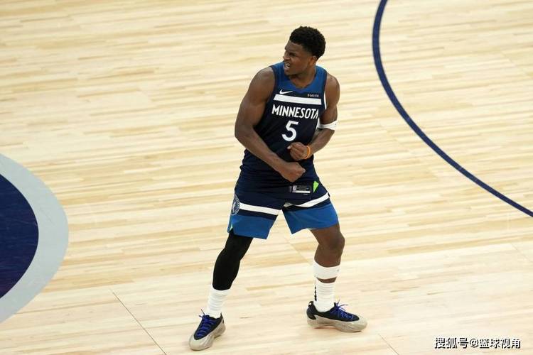 芬奇：兰德尔终结方面还有些挣扎 华子获得了一些不错的出手机会