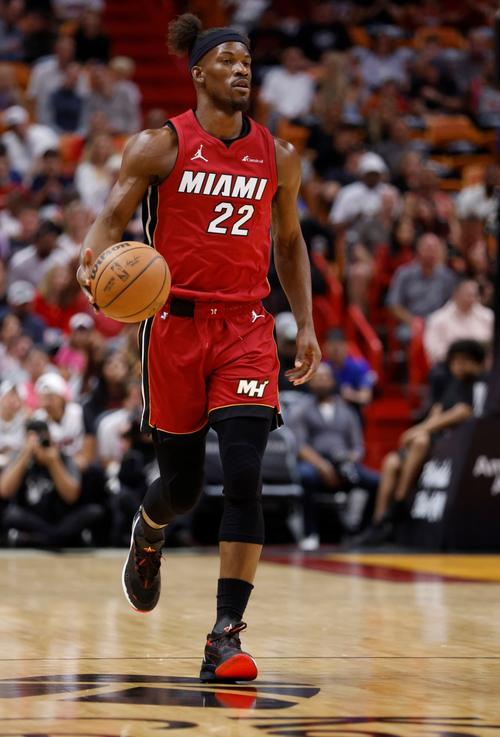 依然全面！巴特勒打半场17分钟 6中3&8罚6中拿12分2板3助2断