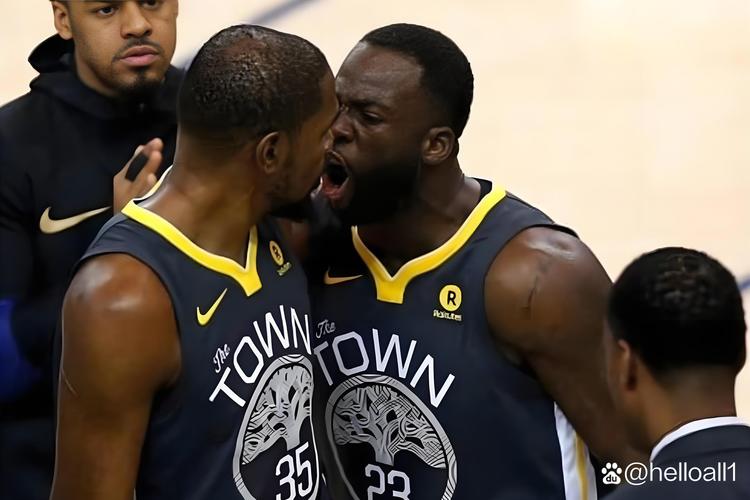 键来!前NBA球员批阿门斗殴 杜兰特回击反被怼“别又走另一条路”