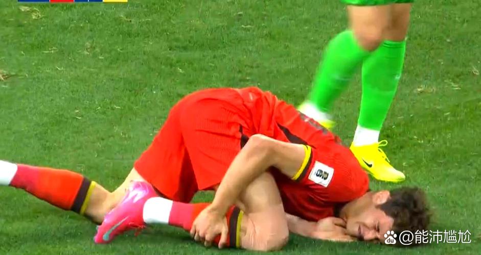 希望无大碍！亨特半场14分钟伤退 6中3&7罚6中拿到14分2助