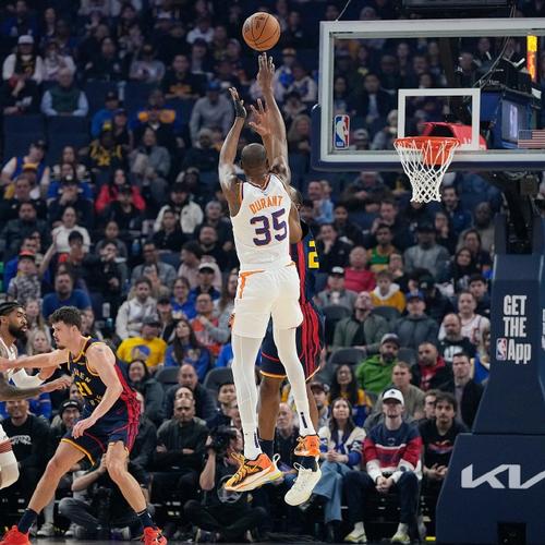 详细阅读:杜兰特:主场的球迷非常赞 若我能命中那些投丢的球结果就会不同 杜兰特:主场的球迷非常赞 若我能命中那些投丢的球结果就会不同