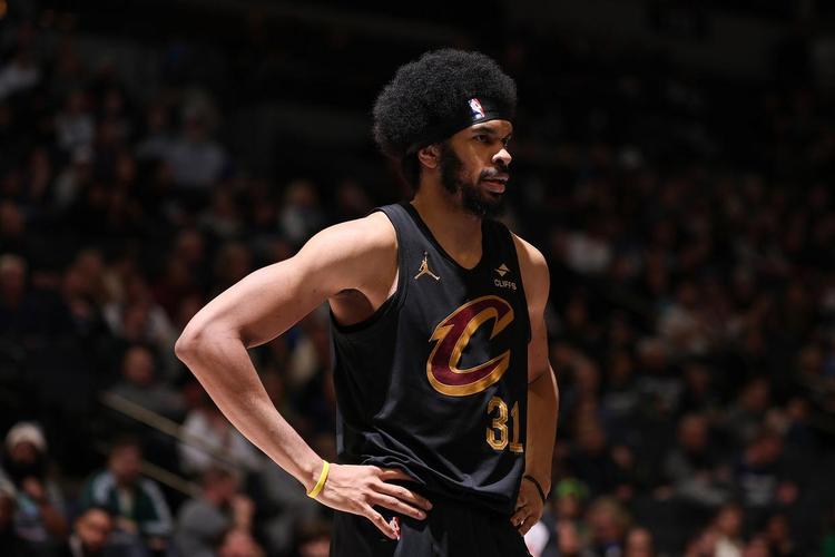 状态复苏!贾勒特-阿伦11中8得22分6板4助 另有2断1盖帽