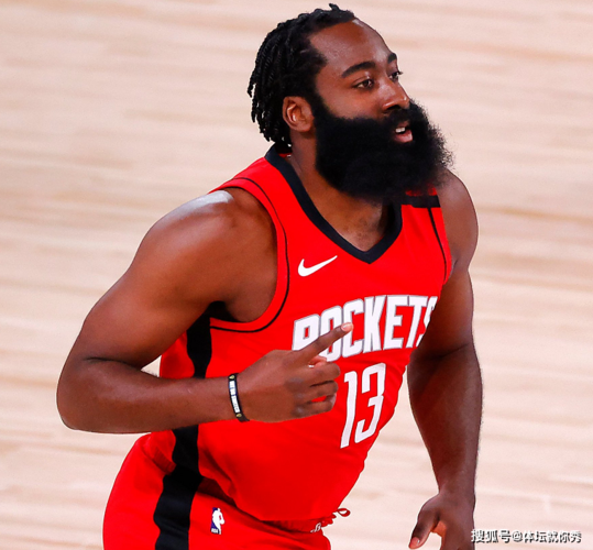 详细阅读:张佳玮:火箭拿首胜靠防守反击 拉开空间 张佳玮:火箭拿首胜靠防守反击 拉开空间