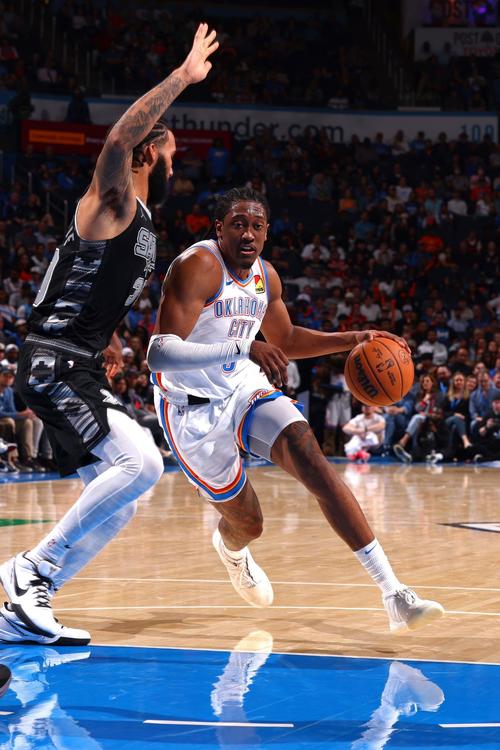 详细阅读:新格局?雷霆/马刺/76人/公牛仍保持不败 但仅雷霆上赛季进季后赛 新格局?雷霆/马刺/76人/公牛仍保持不败 但仅雷霆上赛季进季后赛