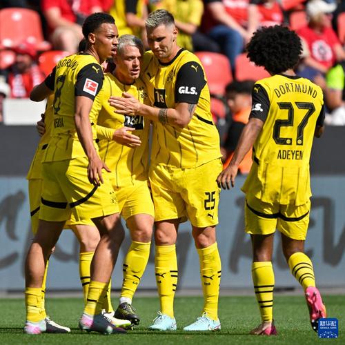 详细阅读:多特德甲前9轮零封6场创造队史纪录,与阿森纳并列五大联赛最多 多特德甲前9轮零封6场创造队史纪录,与阿森纳并列五大联赛最多