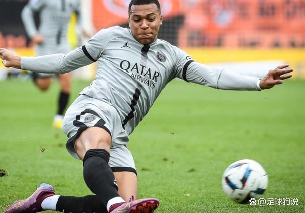 赫拉芬贝赫数据：2次射门进1球，4次拦截3次抢断，8.5分全场最高