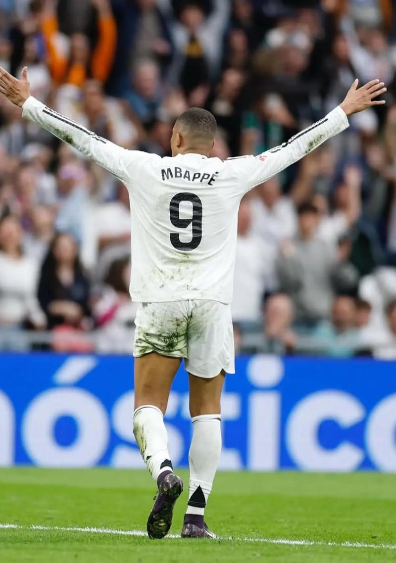 超级射手!姆巴佩已集齐欧洲金靴、欧冠金靴、世界杯金靴