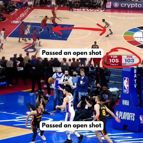 不讲武德！恩比德被犯规后空中蜷缩 踢到对方敏感部位&感觉很疼