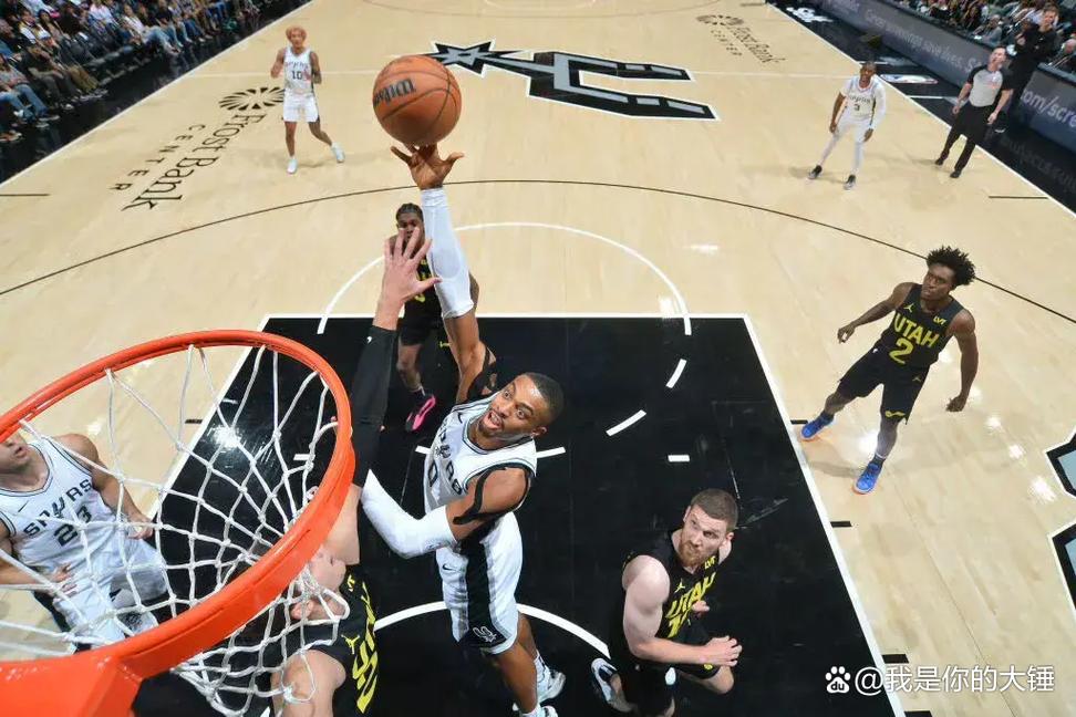 马刺首败！解说：球队防守端的东西仍然能延续 对赛季仍充满信心